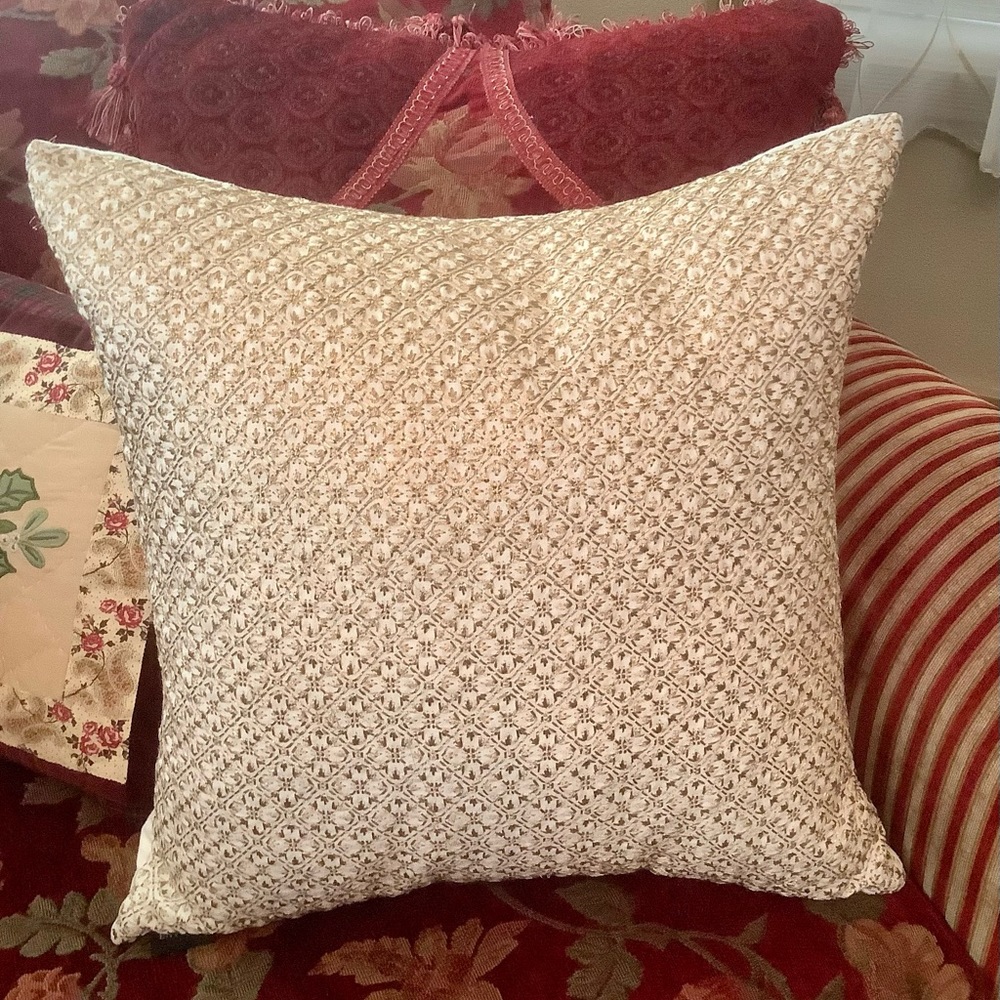 Down Feather throw pillow Envogue Gold lame 20”